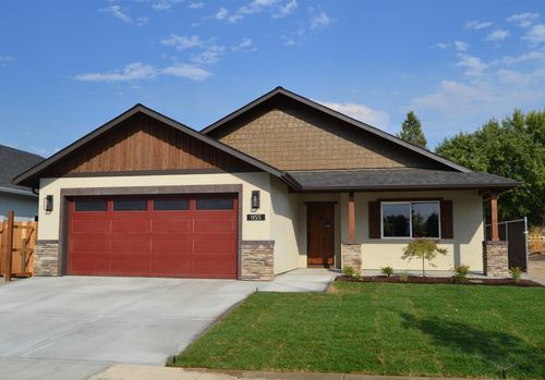 955 Sw Buckmaster Dr, Grants Pass, OR, 97527-6263 | Card Image