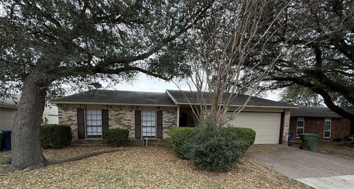 4210 Blue Creek Dr, Garland, TX, 75043-6401 | Card Image