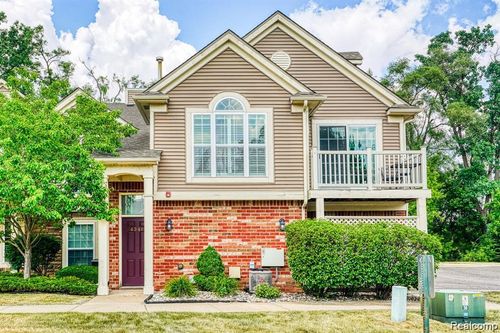 4341 Deeside Dr, Brighton, MI, 48116-8062 | Card Image