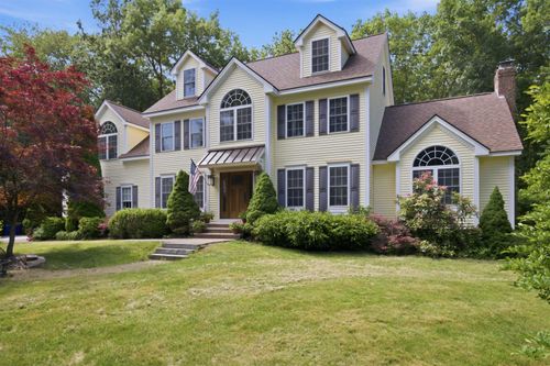 8 Evergreen Drive, Plaistow, NH, 03865 | Card Image