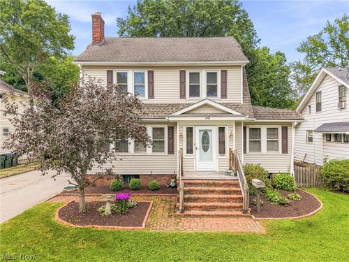 1932 7th St, Cuyahoga Falls, OH, 44221-3824 | Card Image