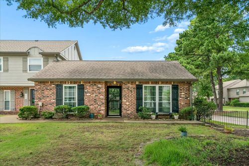 29-1690 Hobbits Glen Dr, Germantown, TN, 38138-2406 | Card Image