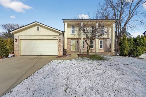 22321 Cascade Dr, Novi, MI, 48375-4913 | Card Image