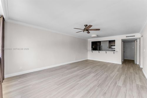 c202-9001 Sw 77th Ave, Miami, FL, 33156-7666 | Card Image