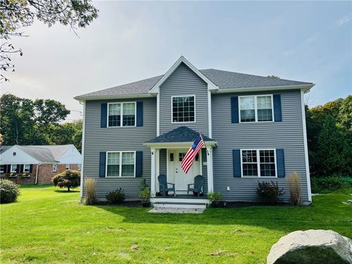 215 Metacom Ave, Bristol, RI, 02809-5104 | Card Image