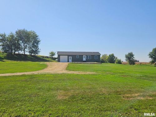 7215 275th St, Dixon, IA, 52745-9667 | Card Image