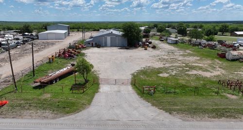 8241 N Us Highway 283, Albany, TX, 76430-4127 | Card Image