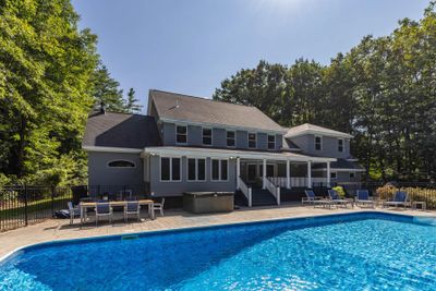 270 Gulf Road, House other with 5 bedrooms, 2 bathrooms and null parking in Dover NH | Image 3