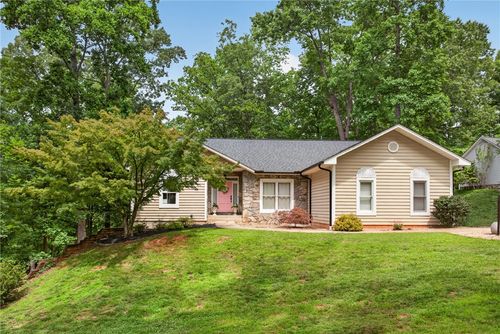 136 Loran Pointe Cir, Seneca, SC, 29672-2358 | Card Image