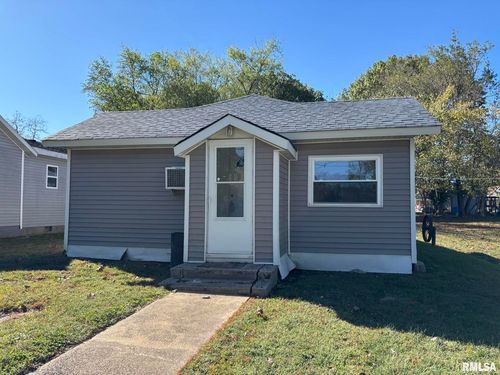 315 S Lackey St, Salem, IL, 62881-3212 | Card Image