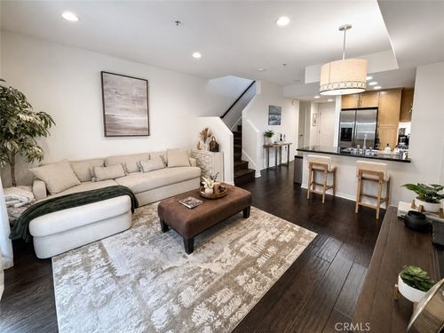 213-931 E Walnut St, Pasadena, CA, 91106-5519 | Card Image