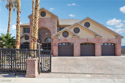 3622 Mooncrest Cir, Las Vegas, NV, 89129-5595 | Card Image
