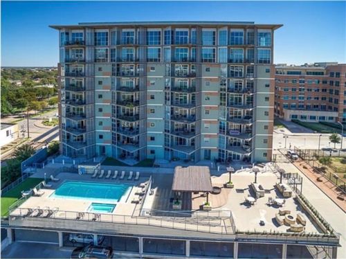 apt-402-1001 Belleview St, Dallas, TX, 75215-1823 | Card Image