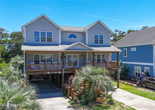 316 Se 79th St, Oak Island, NC, 28465-4315 | Card Image