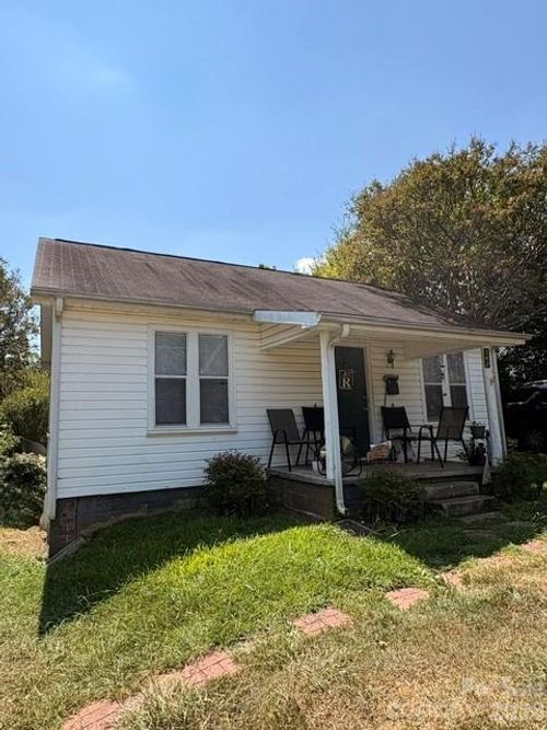 142 E Catawba Ave, Mount Holly, NC, 28120-2152 | Card Image