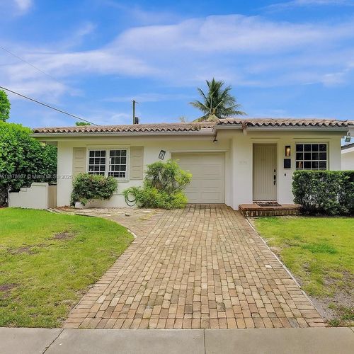 1402 Urbino Ave, Coral Gables, FL, 33146-1928 | Card Image