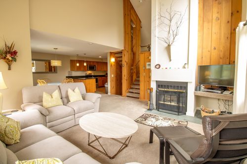 1-15 Ravine Ln, Lincoln, NH, 03251-4600 | Card Image
