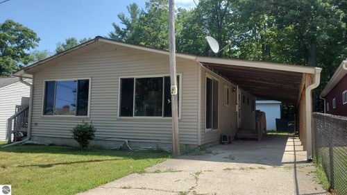 14408 Hicks Lake Dr, Evart, MI, 49631-8337 | Card Image