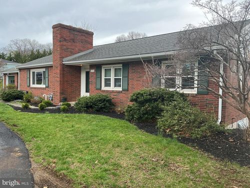 6150 Chambers Hill Rd, HARRISBURG, PA, 17111-3312 | Card Image