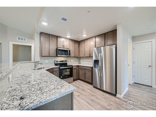h-2435 Calais Dr, Longmont, CO, 80504-1748 | Card Image