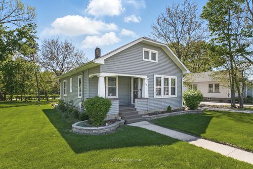 137 E Tyler St, Oswego, IL, 60543-8617 | Card Image