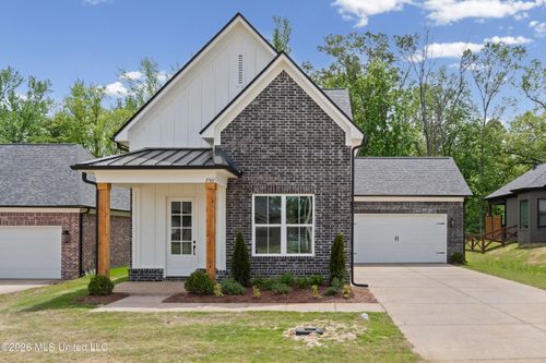 2567 River Ouse Dr, Hernando, MS, 38632-1043 | Card Image