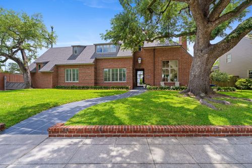 2105 Pelham Dr, Houston, TX, 77019-3528 | Card Image