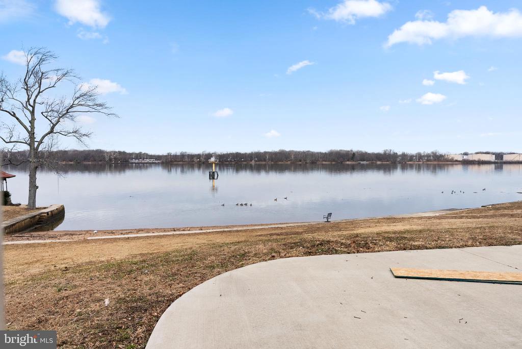 Residential in EDGEWATER PARK 4