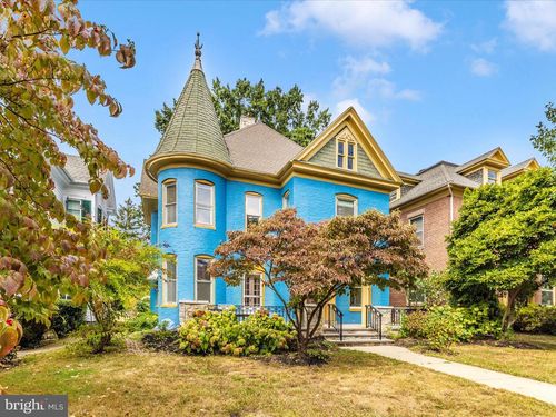 831 Oak Hill Ave, HAGERSTOWN, MD, 21742-3210 | Card Image