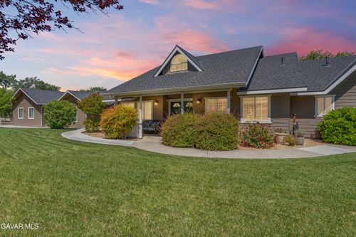 20761 Schout Rd, Tehachapi, CA, 93561-8613 | Card Image