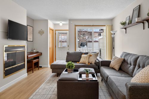 8-4065 Wilshire Cir, Shoreview, MN, 55126-2986 | Card Image