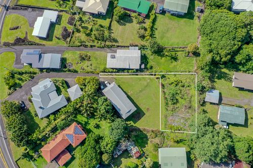 560 Kaumana Dr, Hilo, HI, 96720-1813 | Card Image