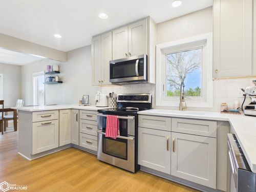 1309 Southmoreland Pl, Shenandoah, IA, 51601-2247 | Card Image