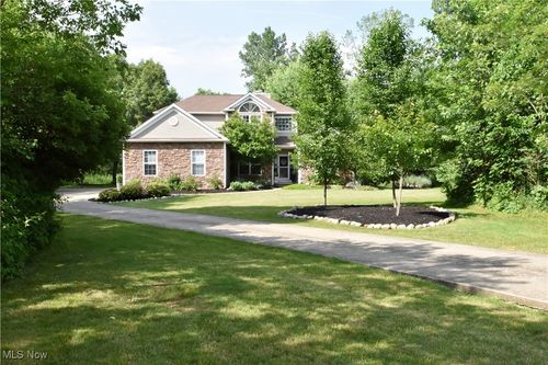 8025 Wadsworth Road, Wadsworth, OH, 44281 | Card Image