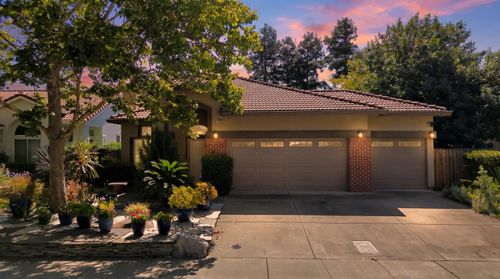908 Santiago Street, Davis, CA, 95618 | Card Image