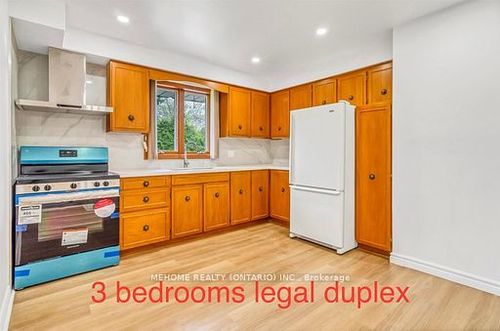 115 Harris Crt, Oshawa, ON, L1J5K8 | Card Image