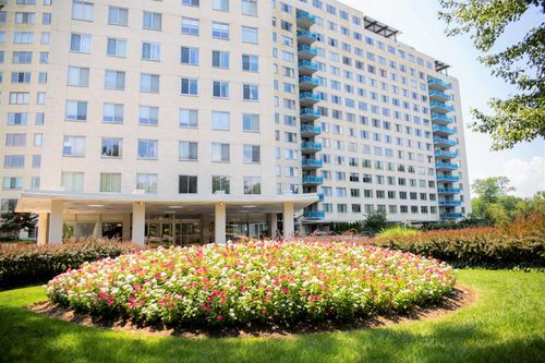 1120-10500 Rockville Pike, ROCKVILLE, MD, 20852-3347 | Card Image