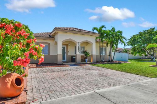 22567 Sw 102nd Path, CUTLER BAY, FL, 33190-1760 | Card Image