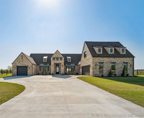 8403 S Timber Wolf Dr, Broken Arrow, OK, 74014-5084 | Card Image