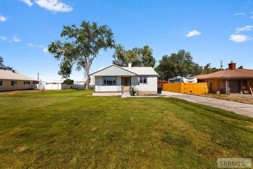 570 S Park Ave, Shelley, ID, 83274-1434 | Card Image