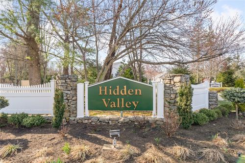 71-71 Trellis Dr, West Warwick, RI, 02893-2169 | Card Image