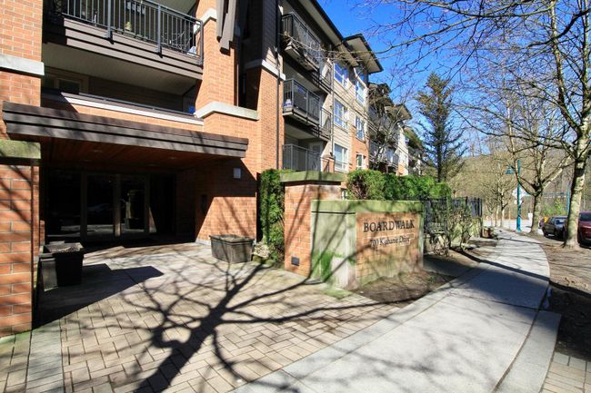 317 - 700 Klahanie Drive, Condo with 1 bedrooms, 1 bathrooms and 1 parking in Port Moody BC | Image 2