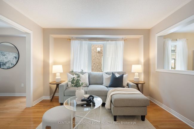 8 Root Cres, House other with 4 bedrooms, 3 bathrooms and 4 parking in Ajax ON | Image 6