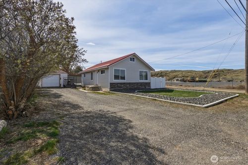328 Sunny Dr, Electric City, WA, 99123-5161 | Card Image