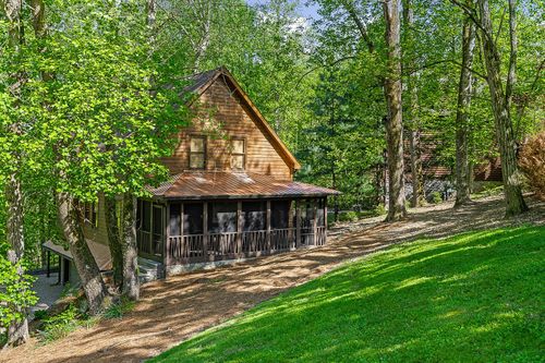 120 Bay Dr, Lancaster, TN, 38569-5256 | Card Image