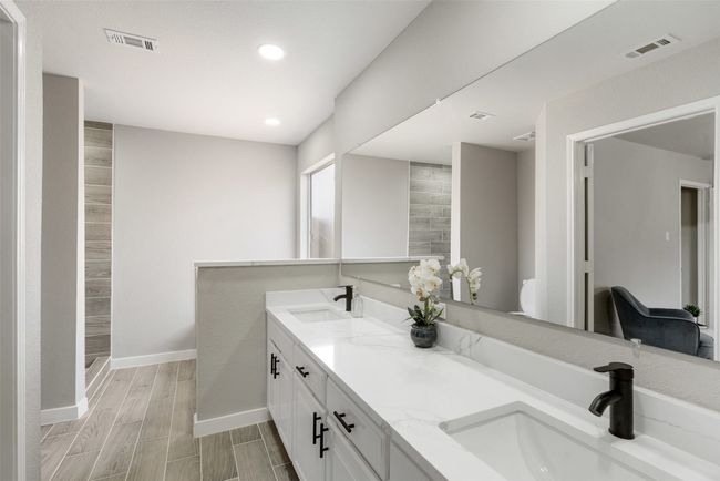 521 Pine St, House other with 3 bedrooms, 2 bathrooms and null parking in Crowley TX | Image 12