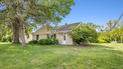 5402 Leland St, Brighton, MI, 48116-1937 | Card Image