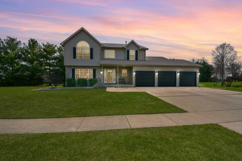 104 Hunter Ct, Hudson, IL, 61748-9437 | Card Image