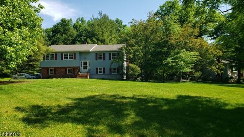 2 Marilyn St, Basking Ridge, NJ, 07920-1921 | Card Image