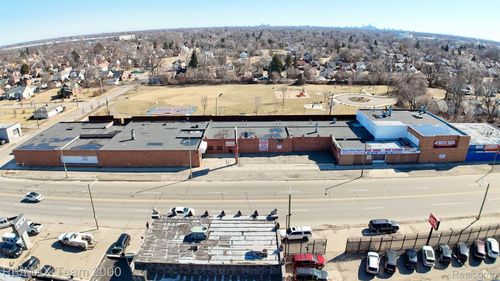 10000 Greenfield Rd, Detroit, MI, 48227-2068 | Card Image